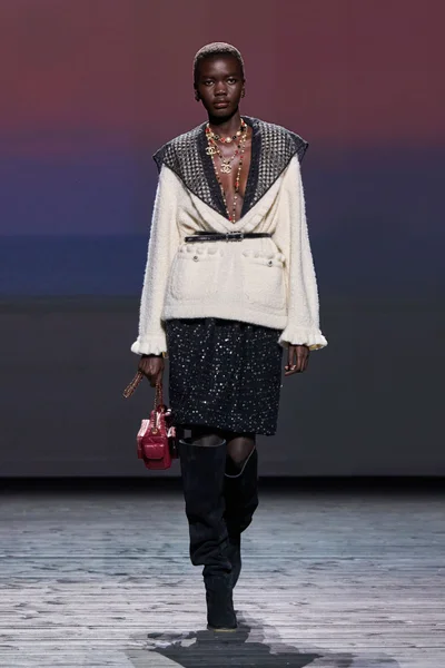 Look 17
